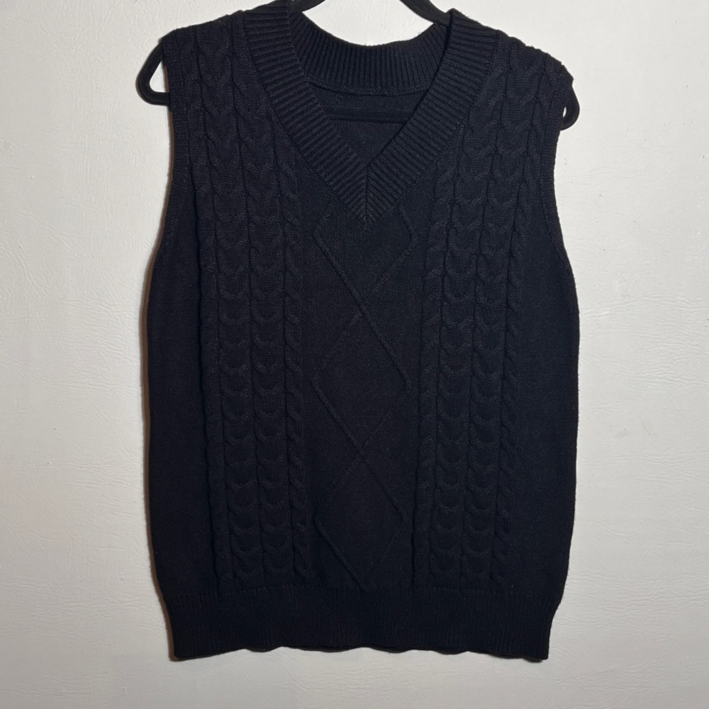 Women’s Black Cable Knit Sweater Vest Medium